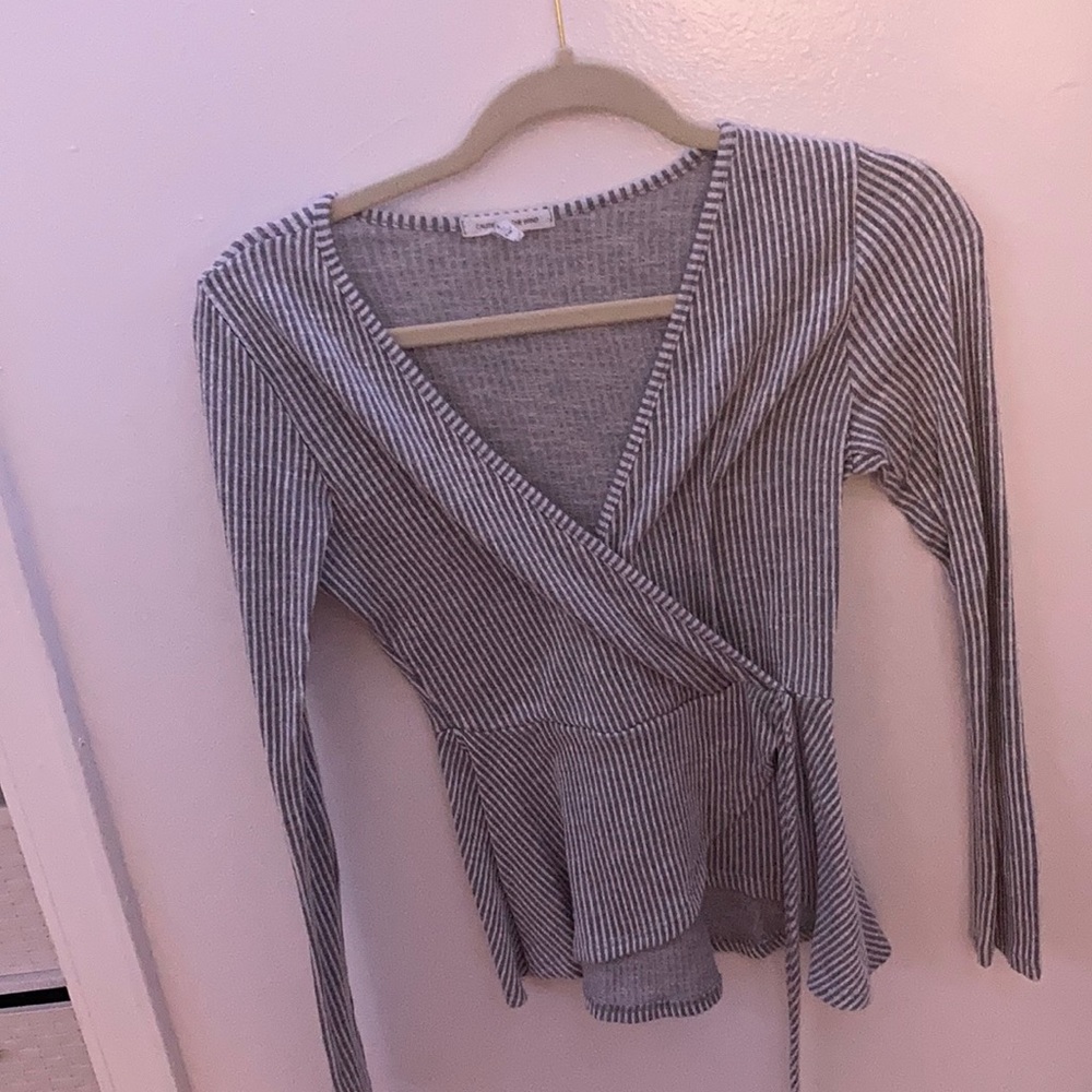 Grey and white stripper king sleeve shirt